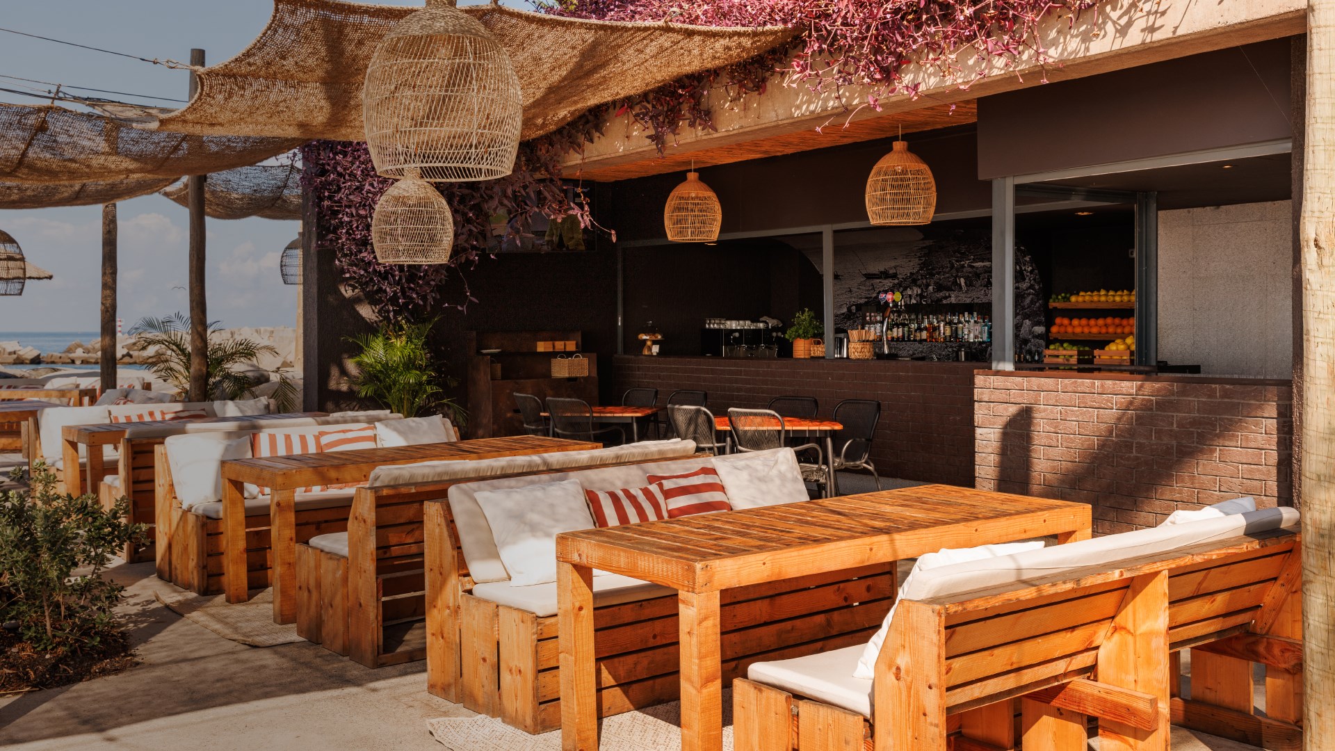 Saccharum-Calhau-Beach-Club-Restaurant-Bar-10.jpg