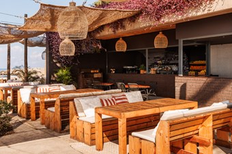 Saccharum-Calhau-Beach-Club-Restaurant-Bar-12.jpg