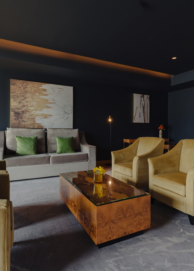 Discover the grandeur of luxury Discover the grandeur of luxury
